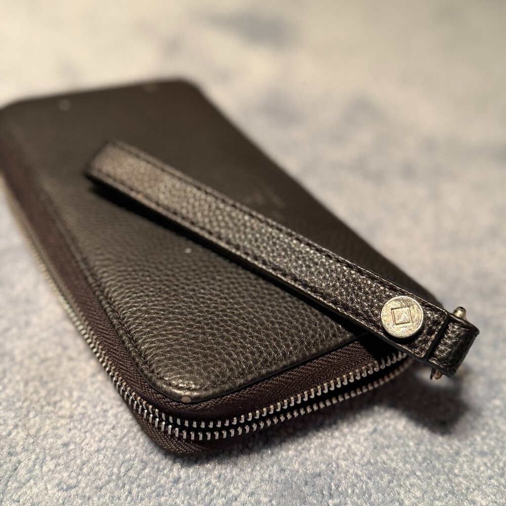 Thirty-One “All About the Benjamins” Zip-Around Wallet – Black